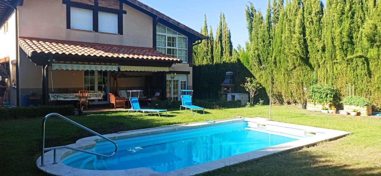 Vivienda El Olivo con piscina privada y jardín. Vila Ayegui Exterior foto