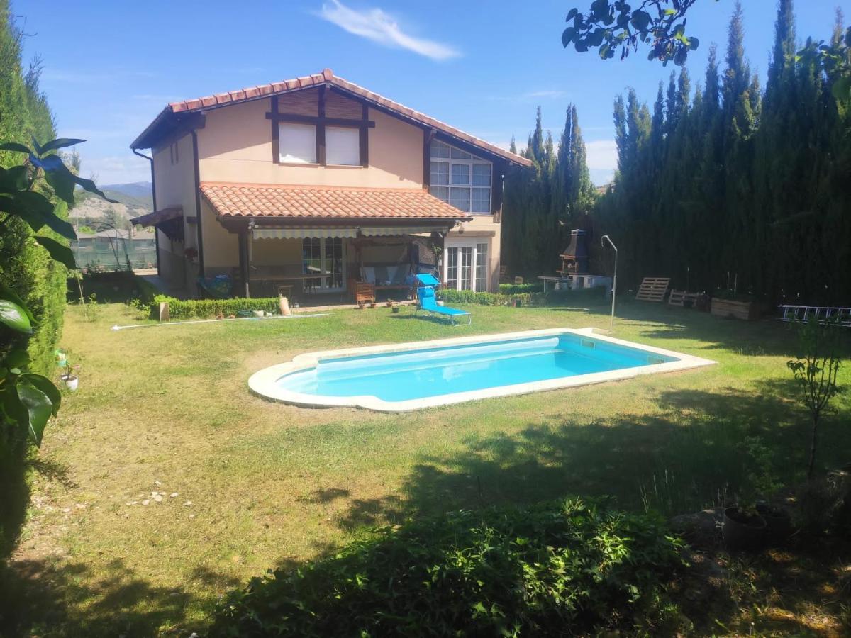 Vivienda El Olivo con piscina privada y jardín. Vila Ayegui Exterior foto