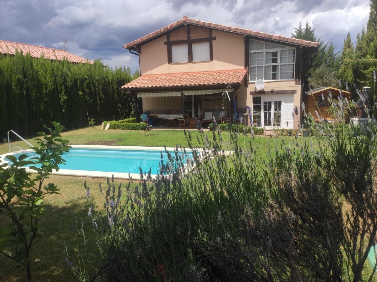 Vivienda El Olivo con piscina privada y jardín. Vila Ayegui Exterior foto